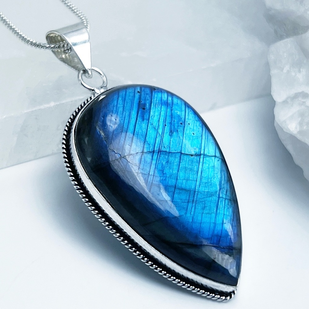 *SOLD* Chunky Large Blue Labradorite Pendant Necklace Pear Cut New Silver 925 - Picture 1 of 10